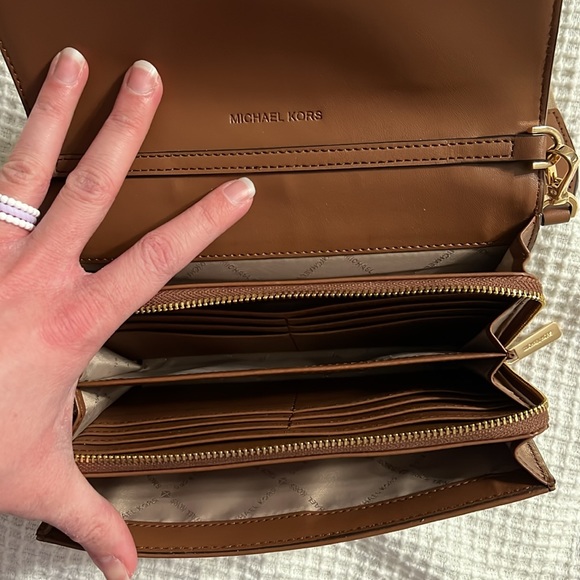 Michael Kors Crossbody Wallet - Picture 4 of 7